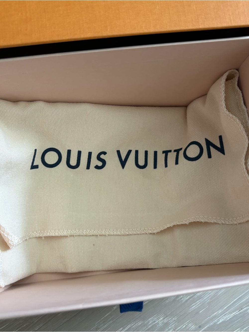 Louis Vuitton Dust bag and gift box - Picture 10 of 12